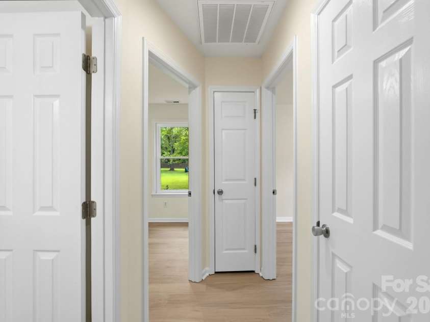 2730 Briar Trail Court, Matthews, NC 28104.  MLS# CAR4417757, YatesRealty ID 48024. 