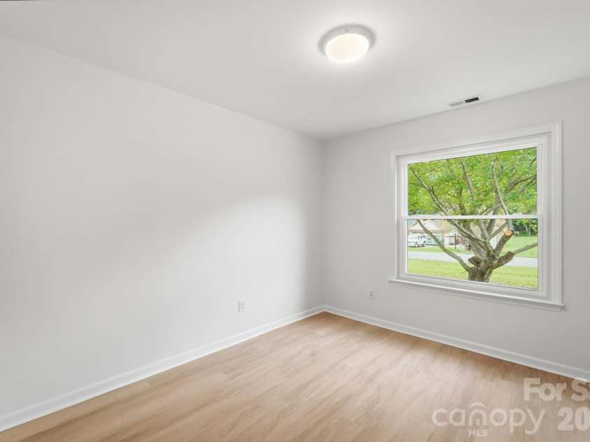 2730 Briar Trail Court, Matthews, NC 28104.  MLS# CAR4417757, YatesRealty ID 48024. 