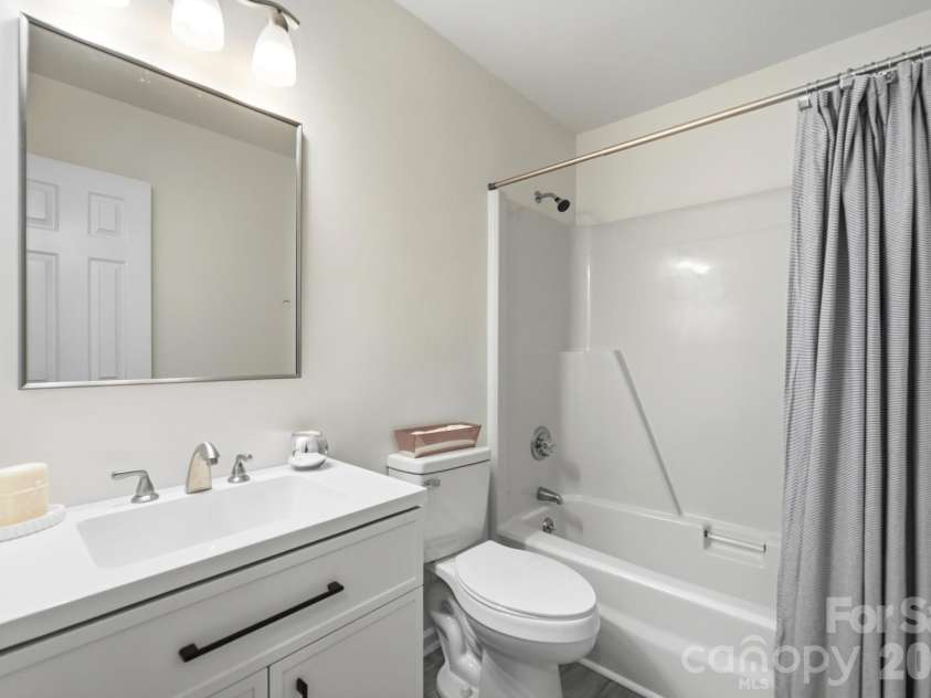 2730 Briar Trail Court, Matthews, NC 28104.  MLS# CAR4417757, YatesRealty ID 48024. 