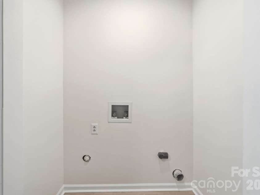 2730 Briar Trail Court, Matthews, NC 28104.  MLS# CAR4417757, YatesRealty ID 48024. 
