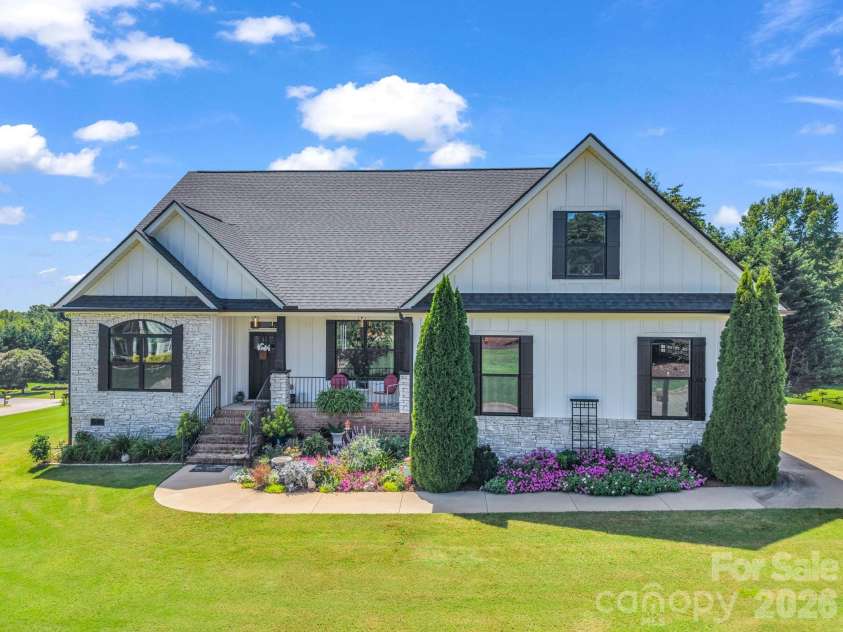 718 Tinsberry Lane, Inman, SC 29349.  MLS# CAR4418833, YatesRealty ID 48025. 