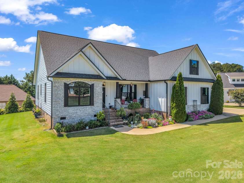718 Tinsberry Lane, Inman, SC 29349.  MLS# CAR4418833, YatesRealty ID 48025. 