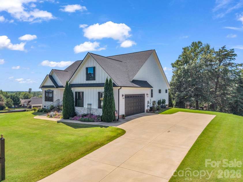 718 Tinsberry Lane, Inman, SC 29349.  MLS# CAR4418833, YatesRealty ID 48025. 