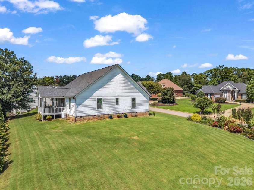 718 Tinsberry Lane, Inman, SC 29349.  MLS# CAR4418833, YatesRealty ID 48025. 