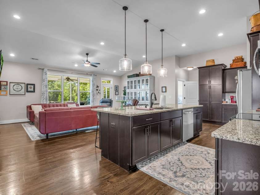 718 Tinsberry Lane, Inman, SC 29349.  MLS# CAR4418833, YatesRealty ID 48025. 