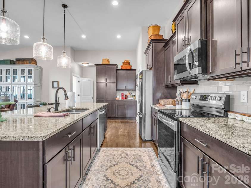 718 Tinsberry Lane, Inman, SC 29349.  MLS# CAR4418833, YatesRealty ID 48025. 