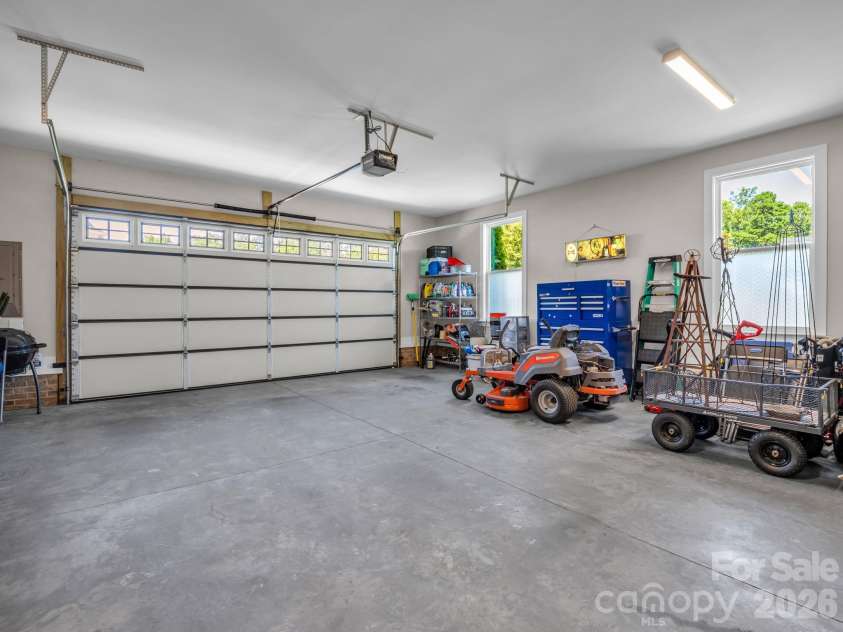 718 Tinsberry Lane, Inman, SC 29349.  MLS# CAR4418833, YatesRealty ID 48025. 