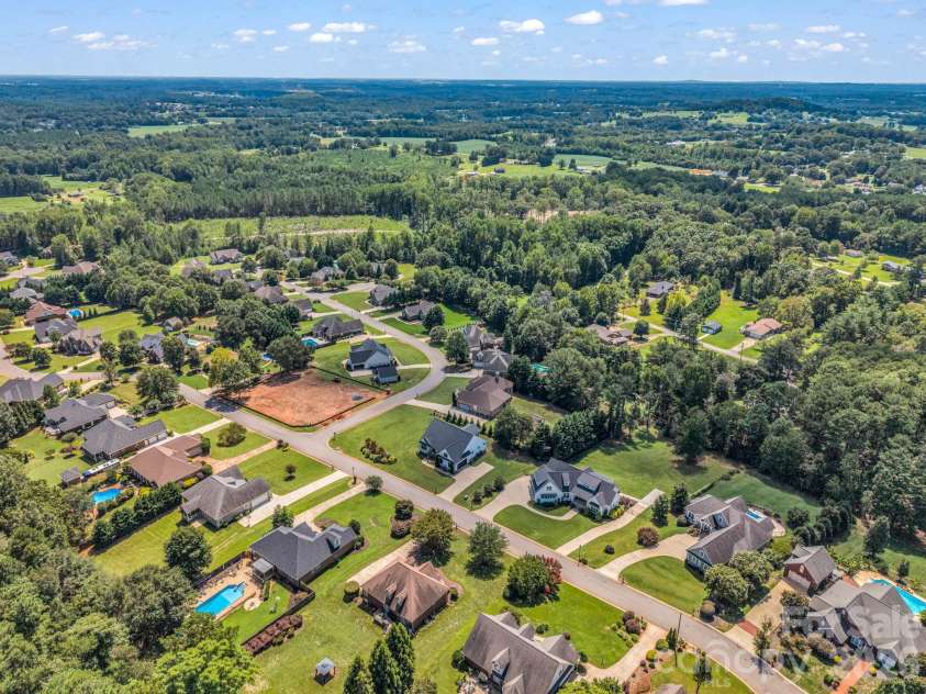 718 Tinsberry Lane, Inman, SC 29349.  MLS# CAR4418833, YatesRealty ID 48025. 