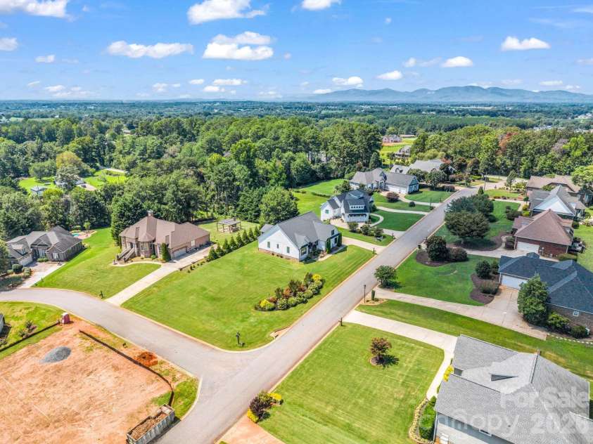 718 Tinsberry Lane, Inman, SC 29349.  MLS# CAR4418833, YatesRealty ID 48025. 