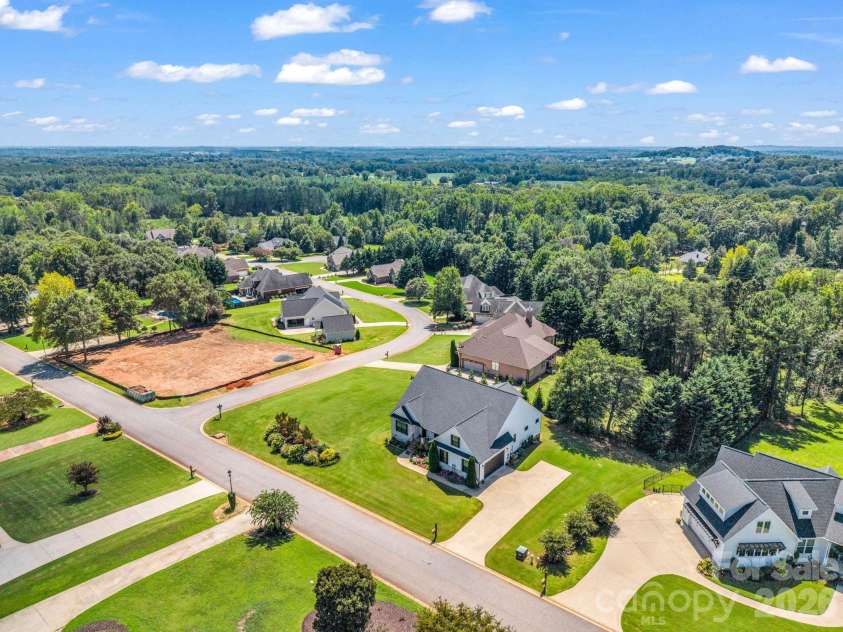 718 Tinsberry Lane, Inman, SC 29349.  MLS# CAR4418833, YatesRealty ID 48025. 