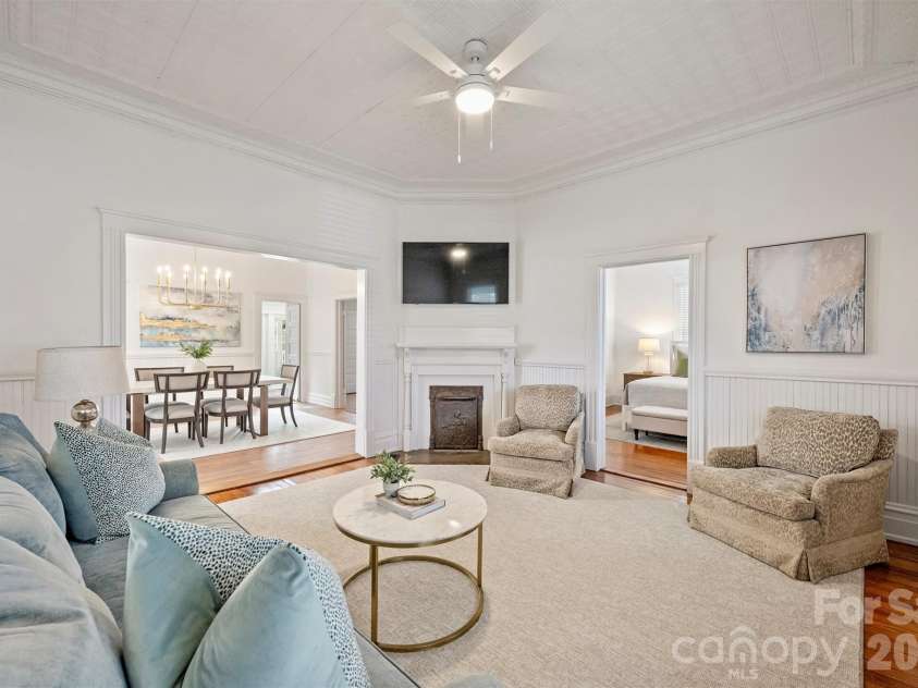 320 Worthington Avenue, Charlotte, NC 28203.  MLS# CAR4419897, YatesRealty ID 48026. 