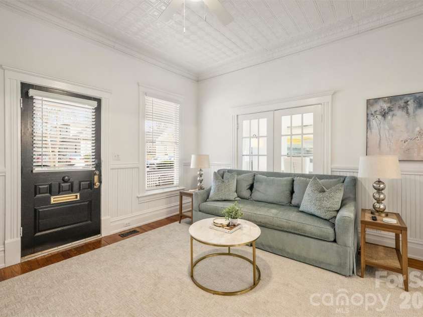 320 Worthington Avenue, Charlotte, NC 28203.  MLS# CAR4419897, YatesRealty ID 48026. 