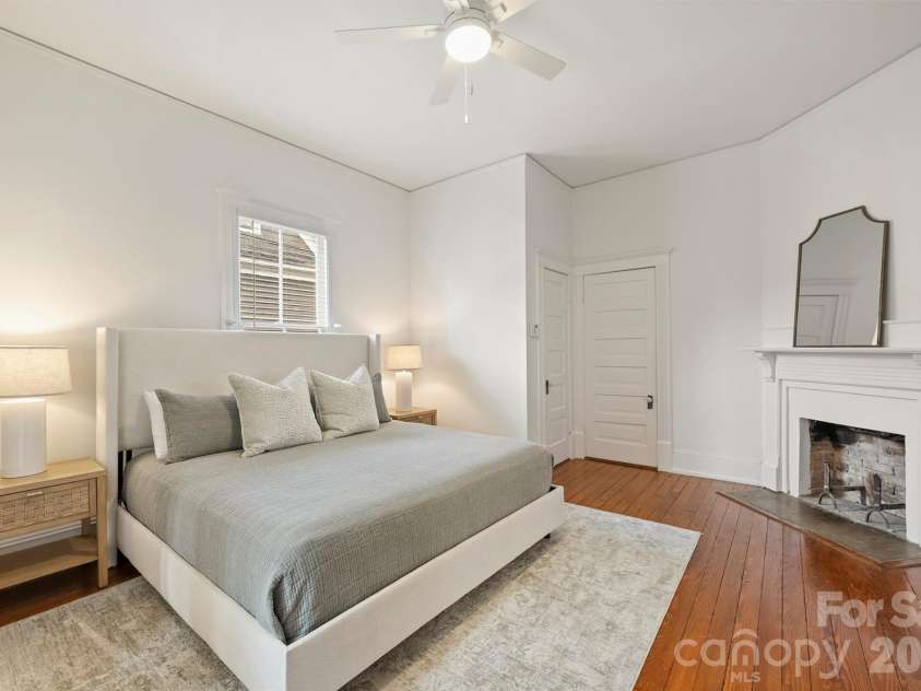 320 Worthington Avenue, Charlotte, NC 28203.  MLS# CAR4419897, YatesRealty ID 48026. 