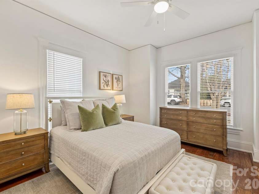 320 Worthington Avenue, Charlotte, NC 28203.  MLS# CAR4419897, YatesRealty ID 48026. 
