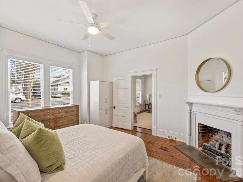 320 Worthington Avenue, Charlotte, NC 28203.  MLS# CAR4419897, YatesRealty ID 48026. 