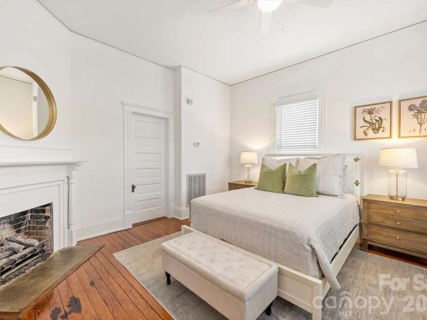 320 Worthington Avenue, Charlotte, NC 28203.  MLS# CAR4419897, YatesRealty ID 48026. 