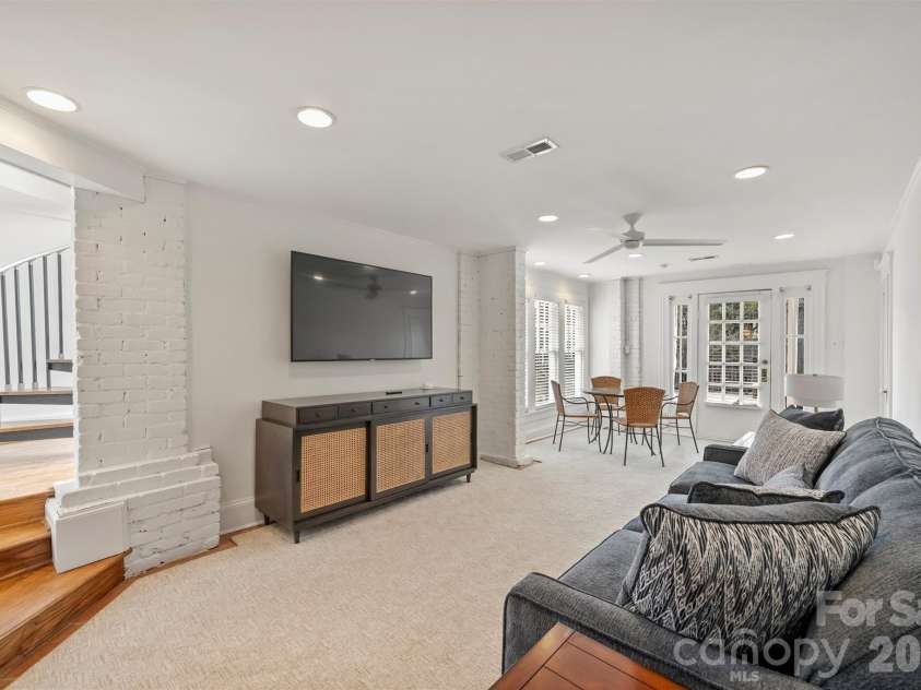 320 Worthington Avenue, Charlotte, NC 28203.  MLS# CAR4419897, YatesRealty ID 48026. 