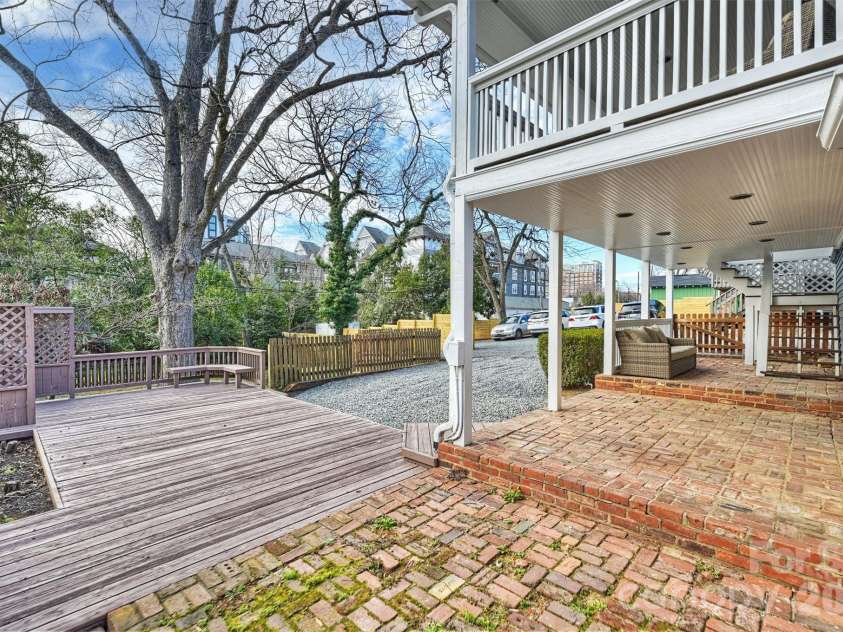 320 Worthington Avenue, Charlotte, NC 28203.  MLS# CAR4419897, YatesRealty ID 48026. 