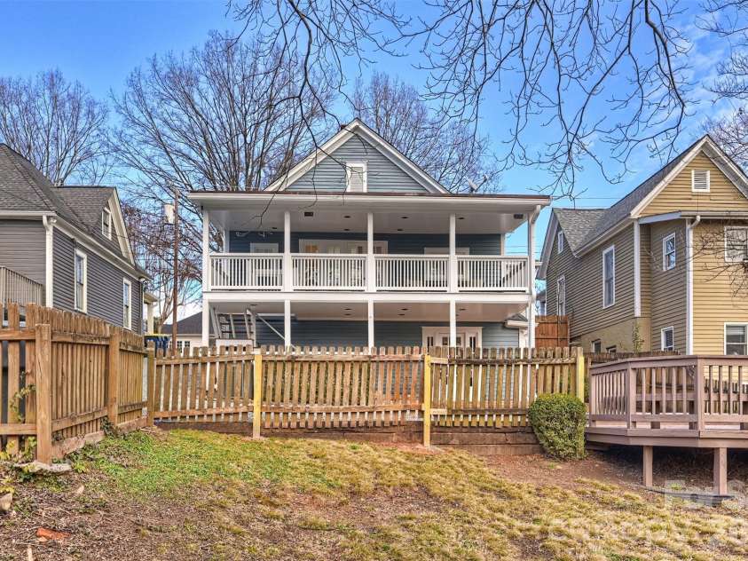 320 Worthington Avenue, Charlotte, NC 28203.  MLS# CAR4419897, YatesRealty ID 48026. 