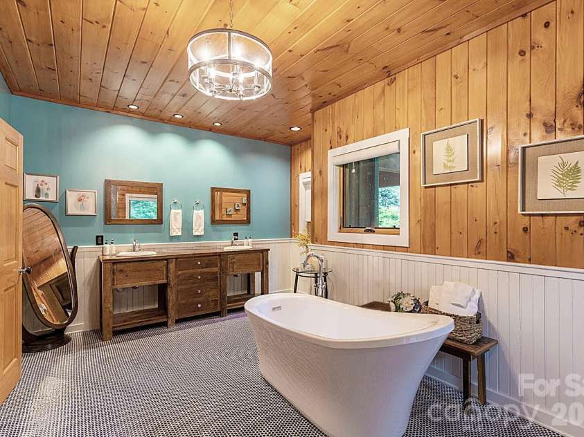 597 Auborn Trivette Road, Sugar Grove, NC 28679.  MLS# CAR4419784, YatesRealty ID 48027. 