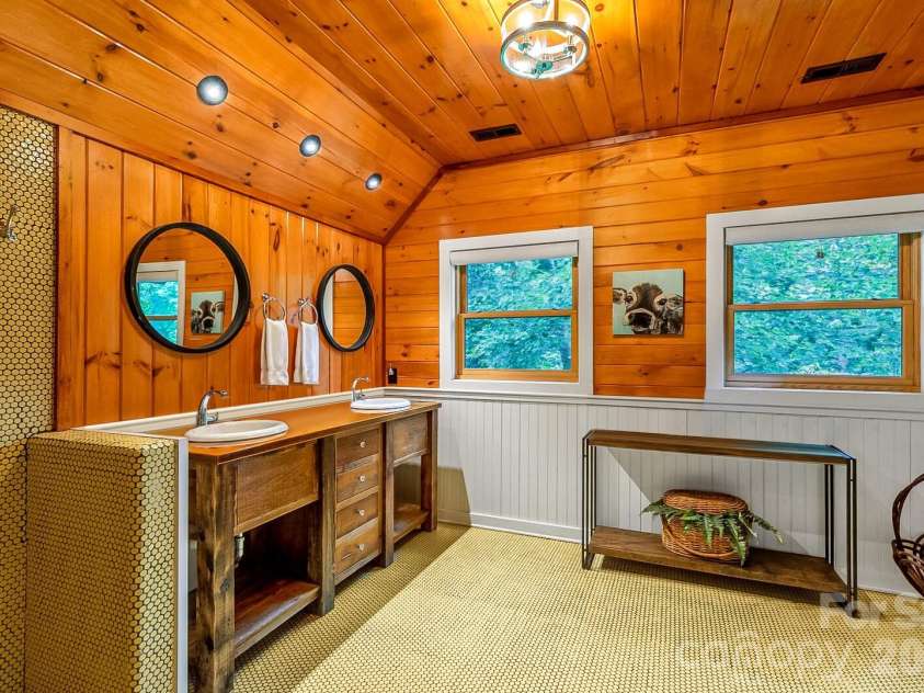 597 Auborn Trivette Road, Sugar Grove, NC 28679.  MLS# CAR4419784, YatesRealty ID 48027. 
