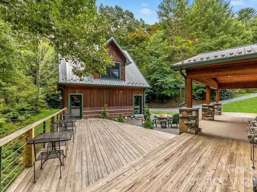 597 Auborn Trivette Road, Sugar Grove, NC 28679.  MLS# CAR4419784, YatesRealty ID 48027. 