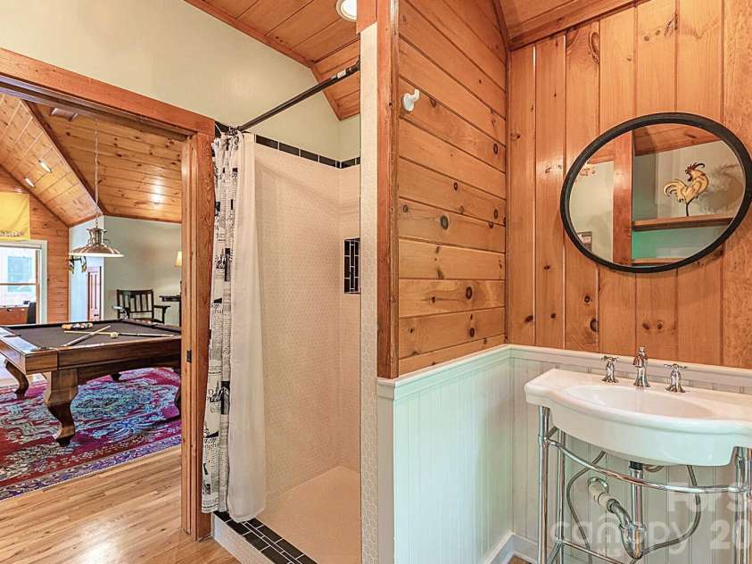 597 Auborn Trivette Road, Sugar Grove, NC 28679.  MLS# CAR4419784, YatesRealty ID 48027. 