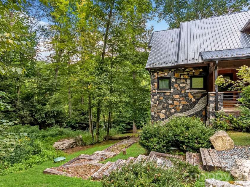 597 Auborn Trivette Road, Sugar Grove, NC 28679.  MLS# CAR4419784, YatesRealty ID 48027. 