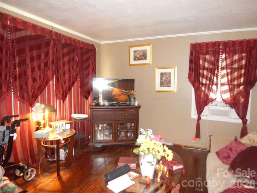 2516 Booker Avenue, Charlotte, NC 28216.  MLS# CAR4418785, YatesRealty ID 48029. 