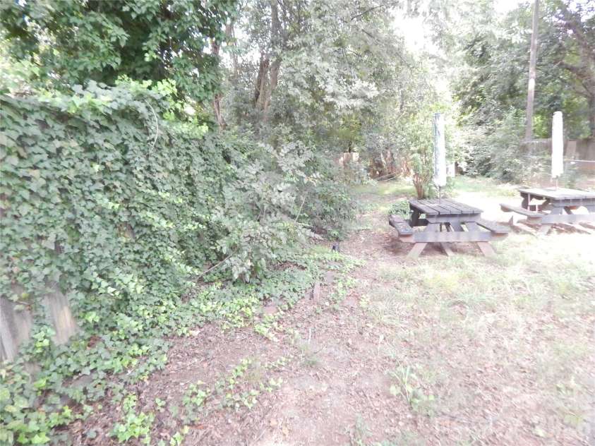 2516 Booker Avenue, Charlotte, NC 28216.  MLS# CAR4418785, YatesRealty ID 48029. 