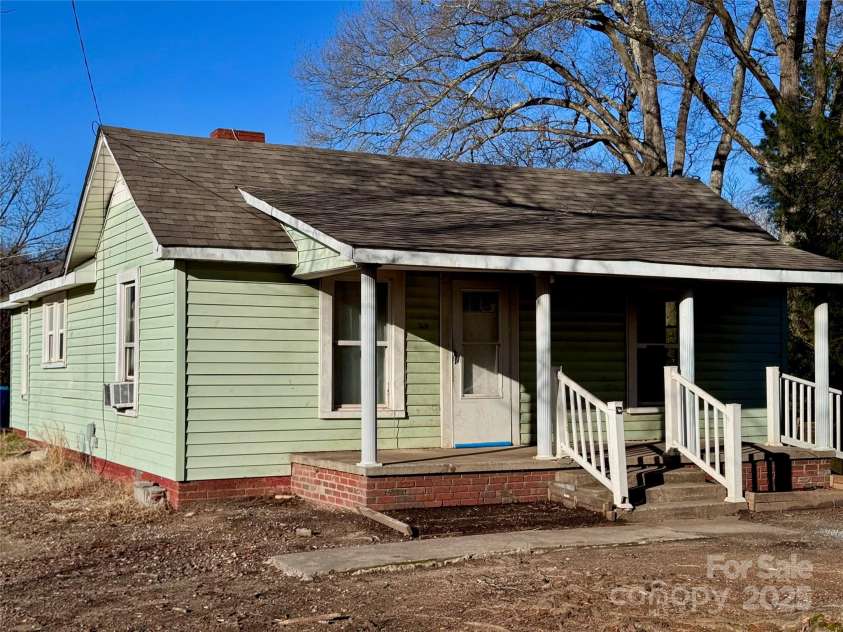 2124 C Street, Kannapolis, NC 28081.  MLS# CAR4224959, YatesRealty ID 4803. 