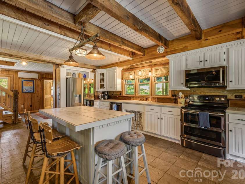 146 Gentry Farm Drive, Hot Springs, NC 28743.  MLS# CAR4419935, YatesRealty ID 48030. 