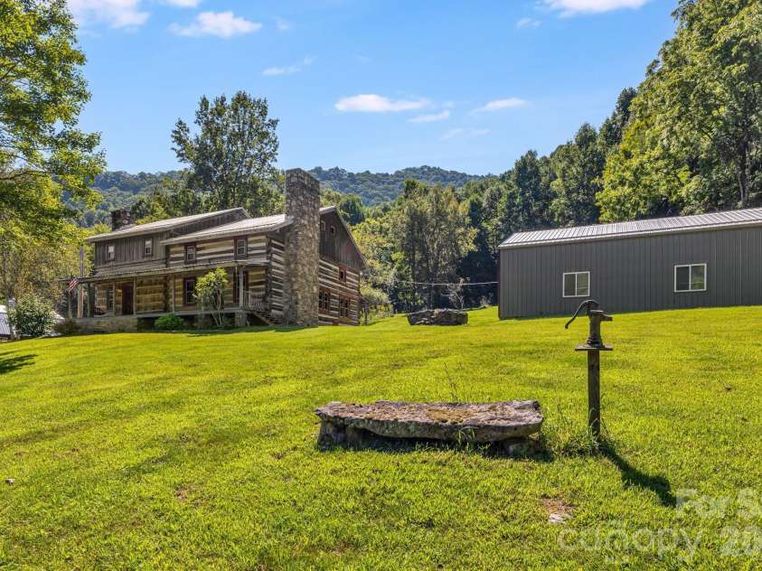 146 Gentry Farm Drive, Hot Springs, NC 28743.  MLS# CAR4419935, YatesRealty ID 48030. 