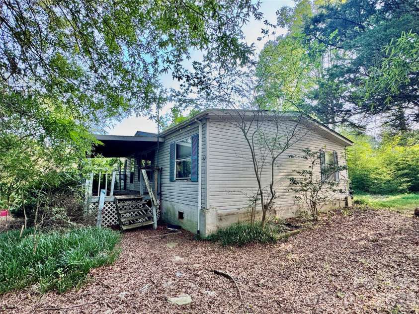 1104 Stage Coach Trail, Yadkinville, NC 27055.  MLS# CAR4420128, YatesRealty ID 48032. 