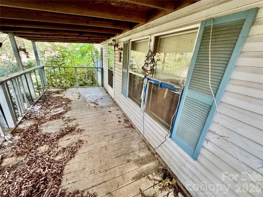 1104 Stage Coach Trail, Yadkinville, NC 27055.  MLS# CAR4420128, YatesRealty ID 48032. 