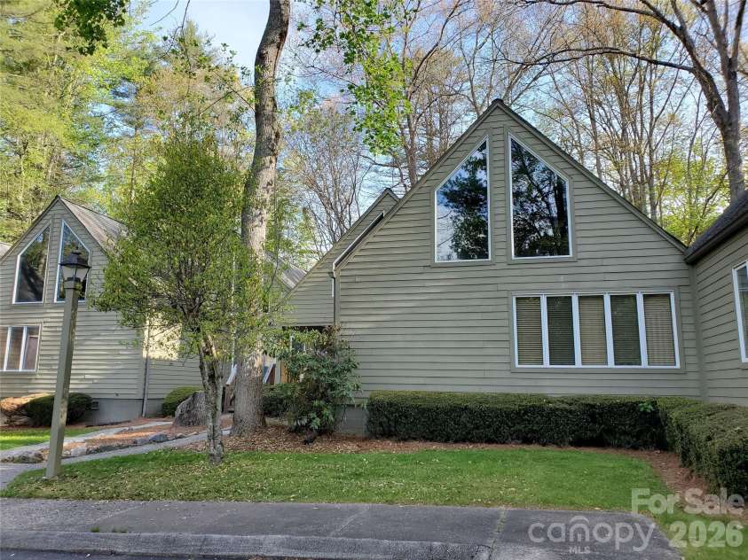 91 River Run, Sapphire, NC 28774.  MLS# CAR4417409, YatesRealty ID 48033. 