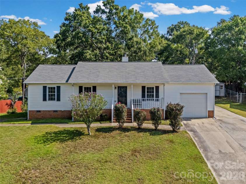 1670 Midbrook Drive, Rock Hill, SC 29732.  MLS# CAR4419923, YatesRealty ID 48034. 