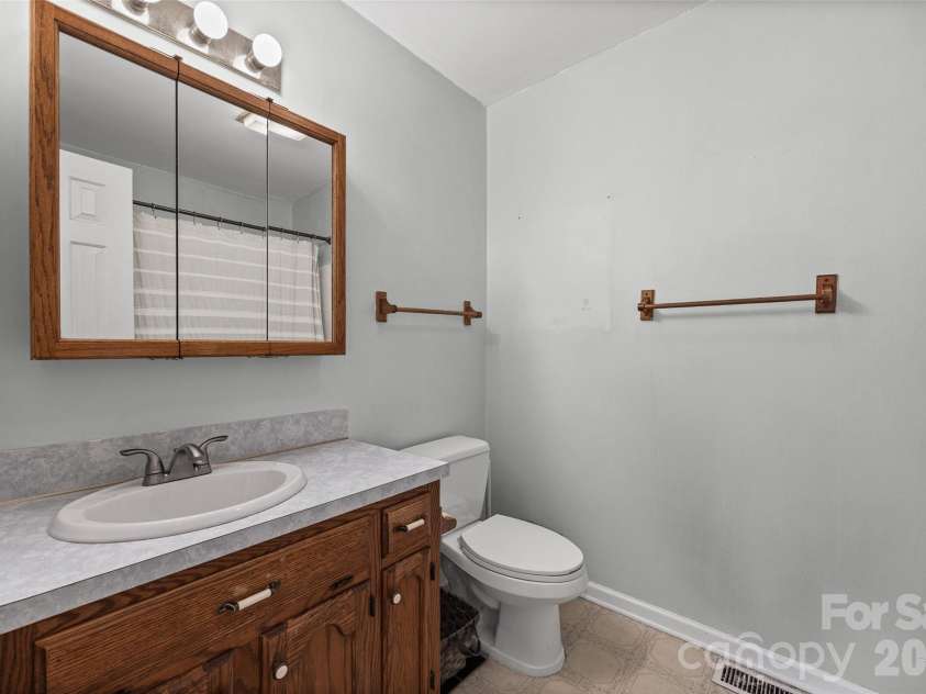 1670 Midbrook Drive, Rock Hill, SC 29732.  MLS# CAR4419923, YatesRealty ID 48034. 