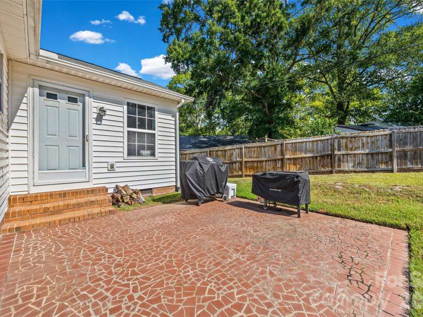 1670 Midbrook Drive, Rock Hill, SC 29732.  MLS# CAR4419923, YatesRealty ID 48034. 