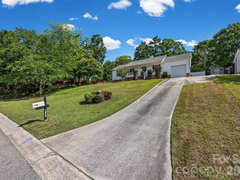 1670 Midbrook Drive, Rock Hill, SC 29732.  MLS# CAR4419923, YatesRealty ID 48034. 