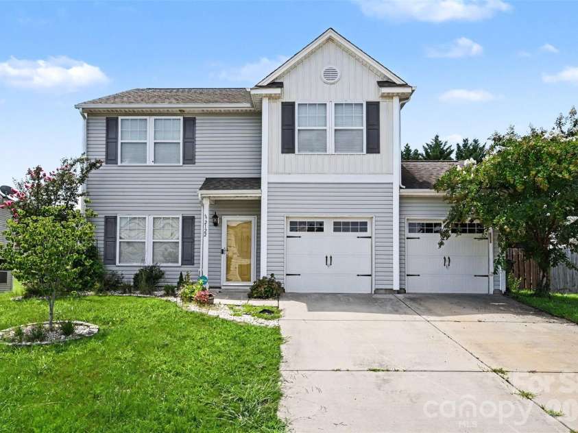 2122 Gillette Drive, Clover, SC 29710.  MLS# CAR4420140, YatesRealty ID 48035. 