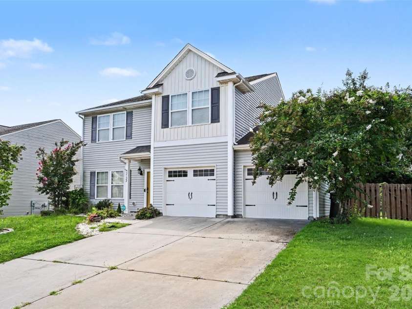2122 Gillette Drive, Clover, SC 29710.  MLS# CAR4420140, YatesRealty ID 48035. 