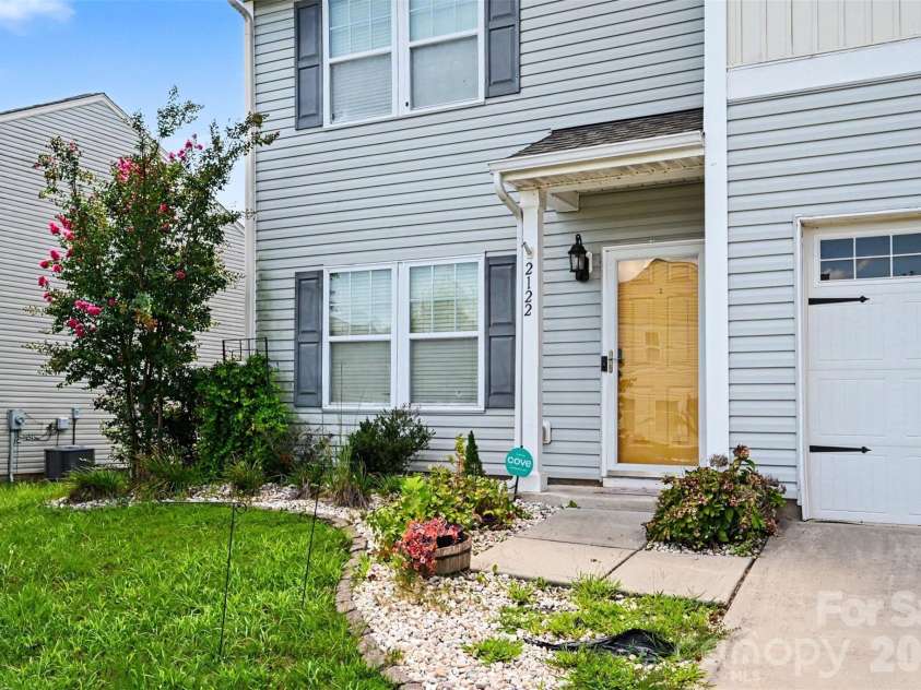 2122 Gillette Drive, Clover, SC 29710.  MLS# CAR4420140, YatesRealty ID 48035. 