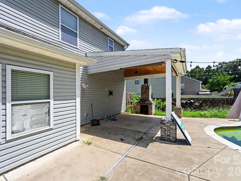 2122 Gillette Drive, Clover, SC 29710.  MLS# CAR4420140, YatesRealty ID 48035. 