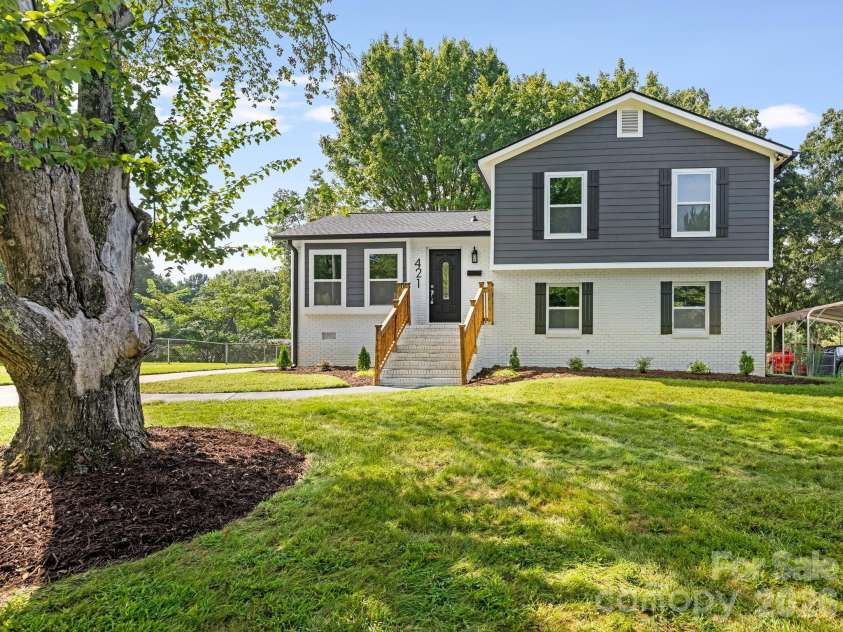 421 Vickery Drive, Charlotte, NC 28215.  MLS# CAR4418582, YatesRealty ID 48036. Front Elevation