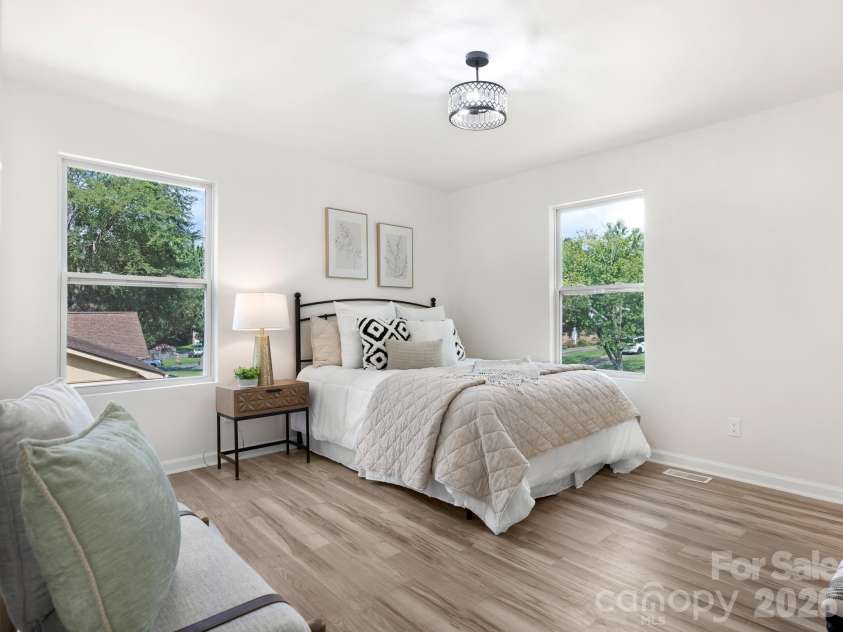 421 Vickery Drive, Charlotte, NC 28215.  MLS# CAR4418582, YatesRealty ID 48036. Primary Bedroom