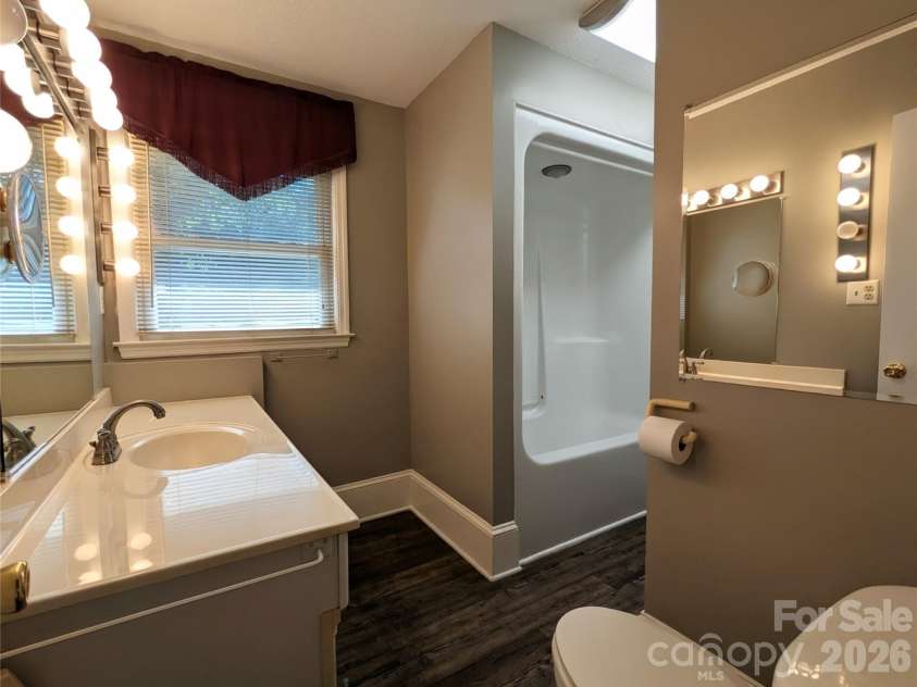 424 Bear Creek Road, Shelby, NC 28152.  MLS# CAR4419438, YatesRealty ID 48038. Bathroom. Bright and cheery.