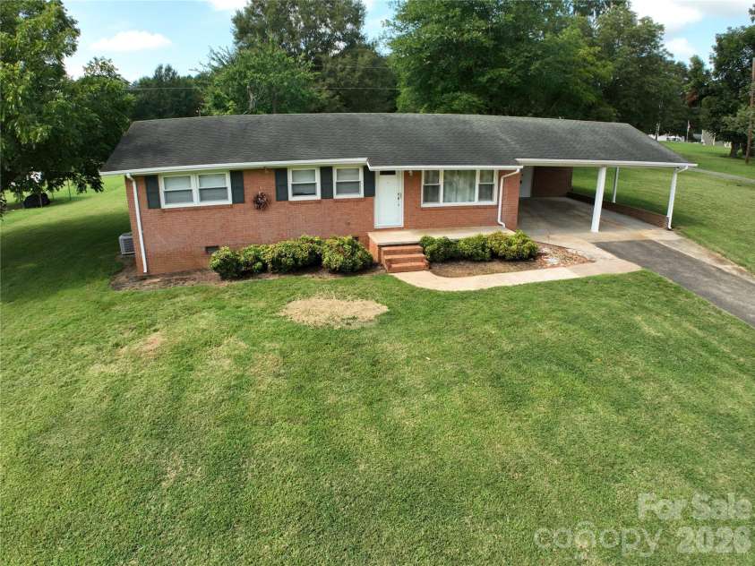 424 Bear Creek Road, Shelby, NC 28152.  MLS# CAR4419438, YatesRealty ID 48038. Front yard