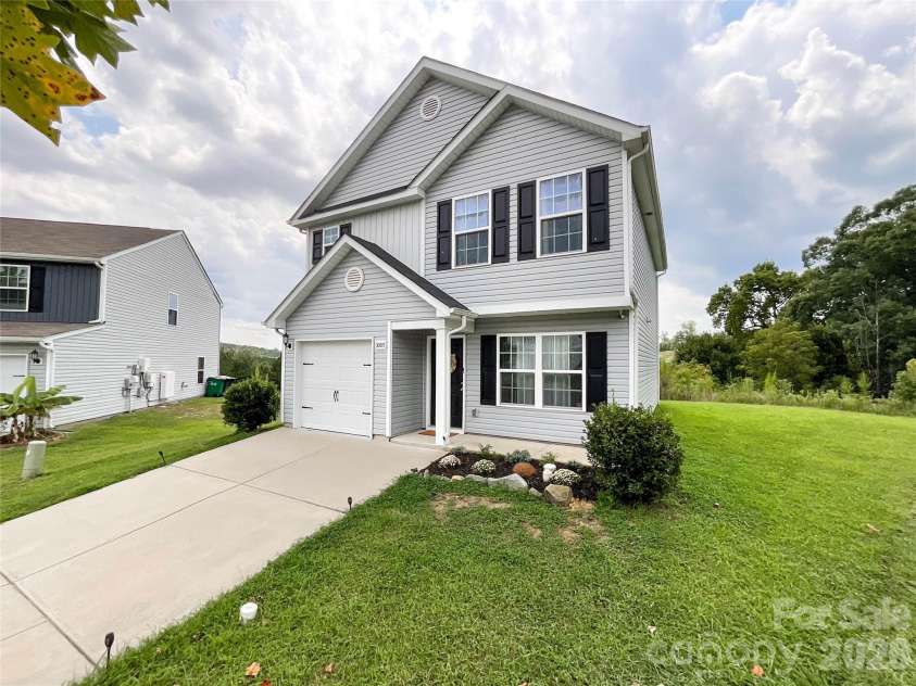 3005 Chatuge Court, Charlotte, NC 28214.  MLS# CAR4418822, YatesRealty ID 48039. Front view