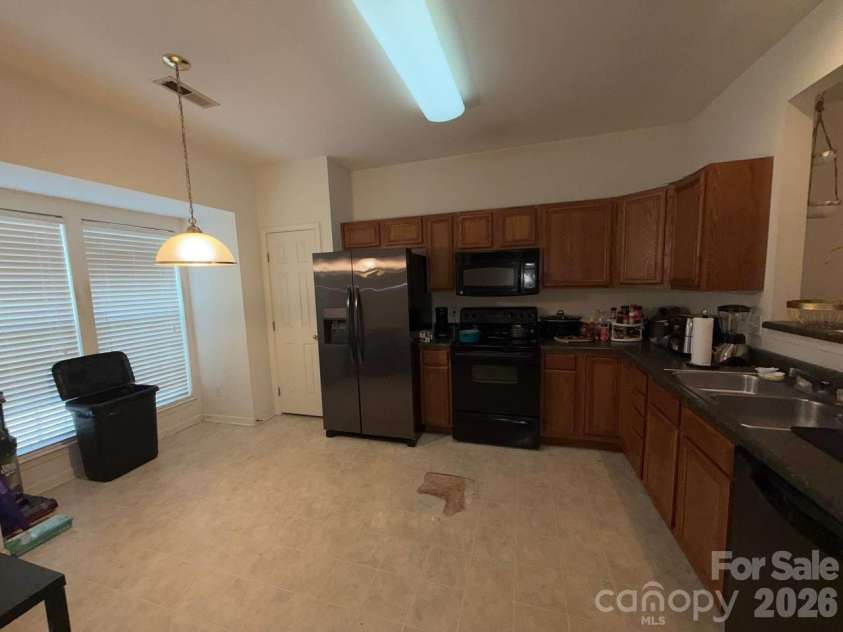31 Heritage Oak Way, Simpsonville, SC 29681.  MLS# CAR4420005, YatesRealty ID 48040. 